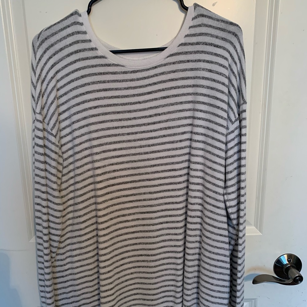 super soft and cozy long sleeve shirt!!